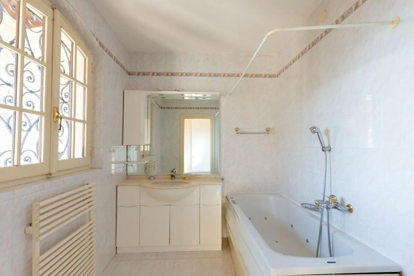 Elegantes Mittelmeervilla mit atemberaubendem Blick auf den Luganer Golf - Foto 12 von 23