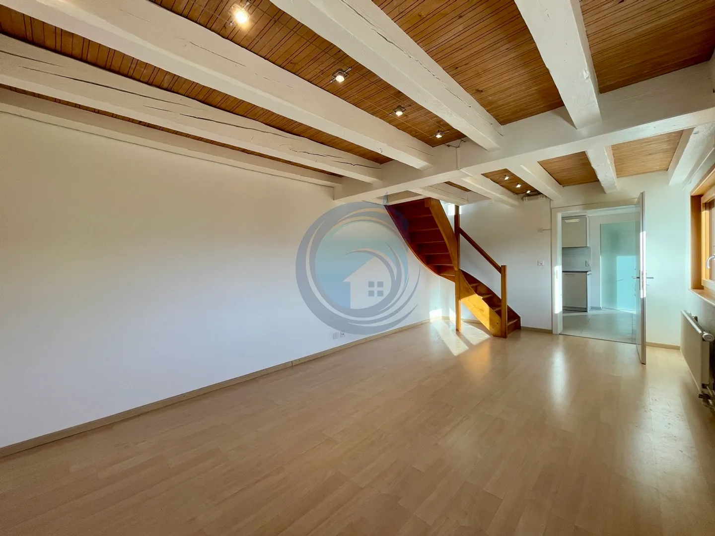 SPACIOUS 2.5-ROOM APARTMENT WITH TERRACE AND GARDEN - Photo 5 of 14