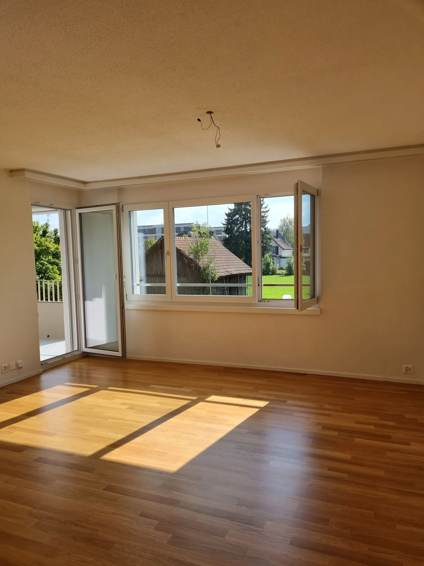 Spacious 4.5-room apartment in a quiet location - Photo 3 of 13