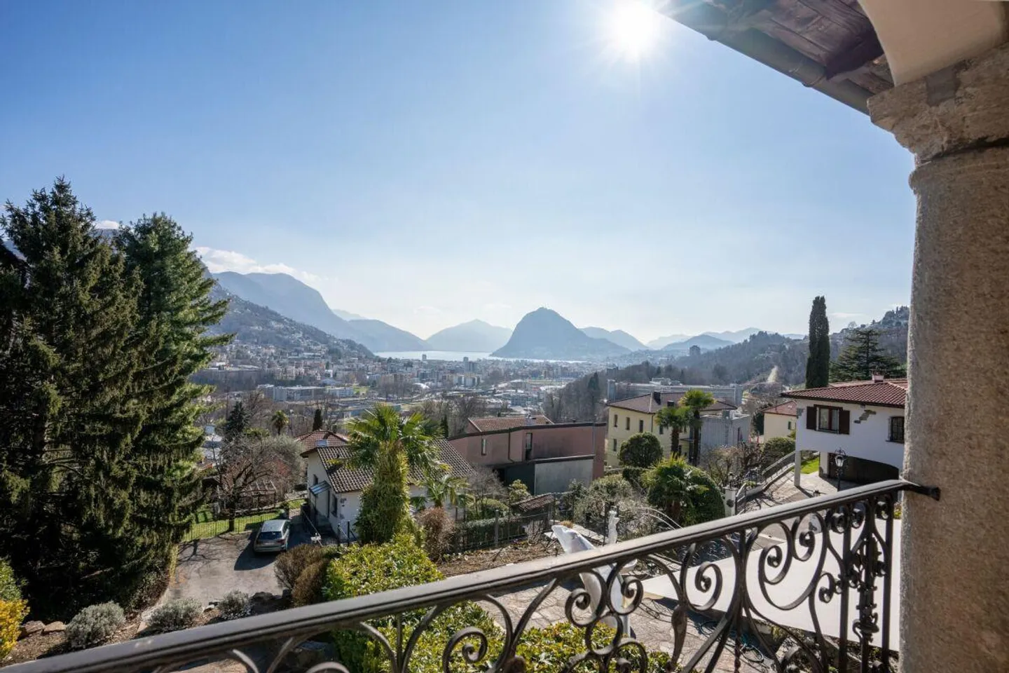 Elegantes Mittelmeervilla mit atemberaubendem Blick auf den Luganer Golf - Foto 18 von 23