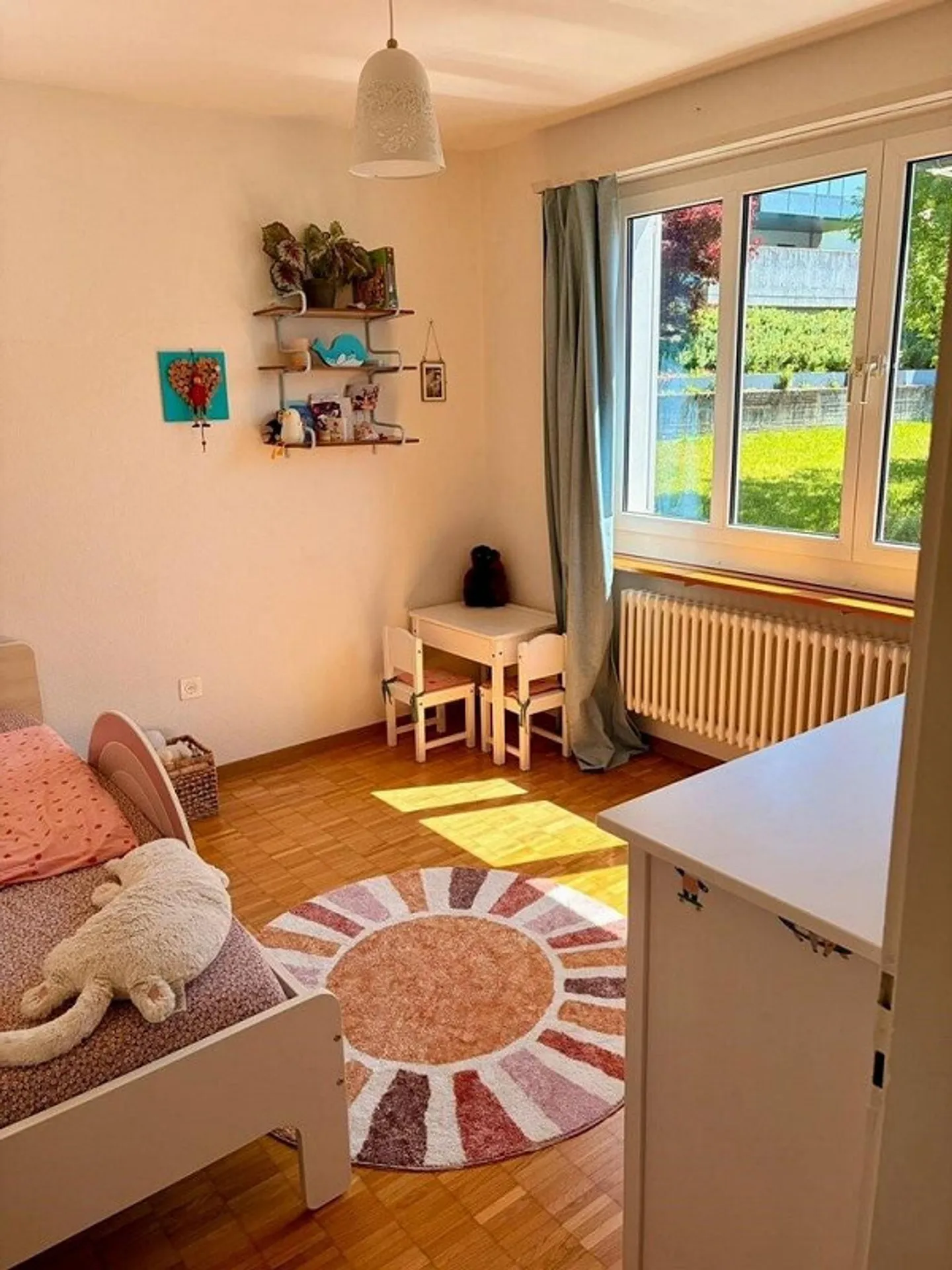 Charmante appartement de 4,5 pièces avec cheminée et balcon - Photo 9 sur 10