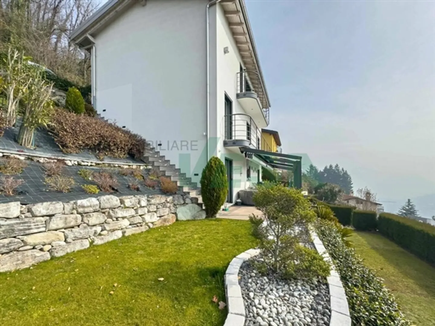 Villa individuelle moderne et lumineuse avec une vue dégagée magnifique - Photo 7 sur 13