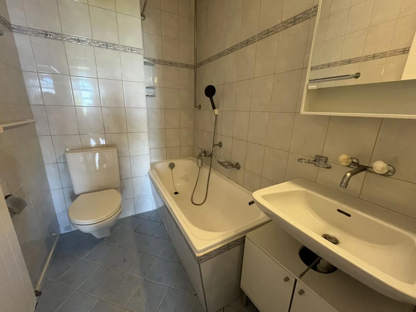 Appartement Charmant Près Commodités - Photo 9 sur 12