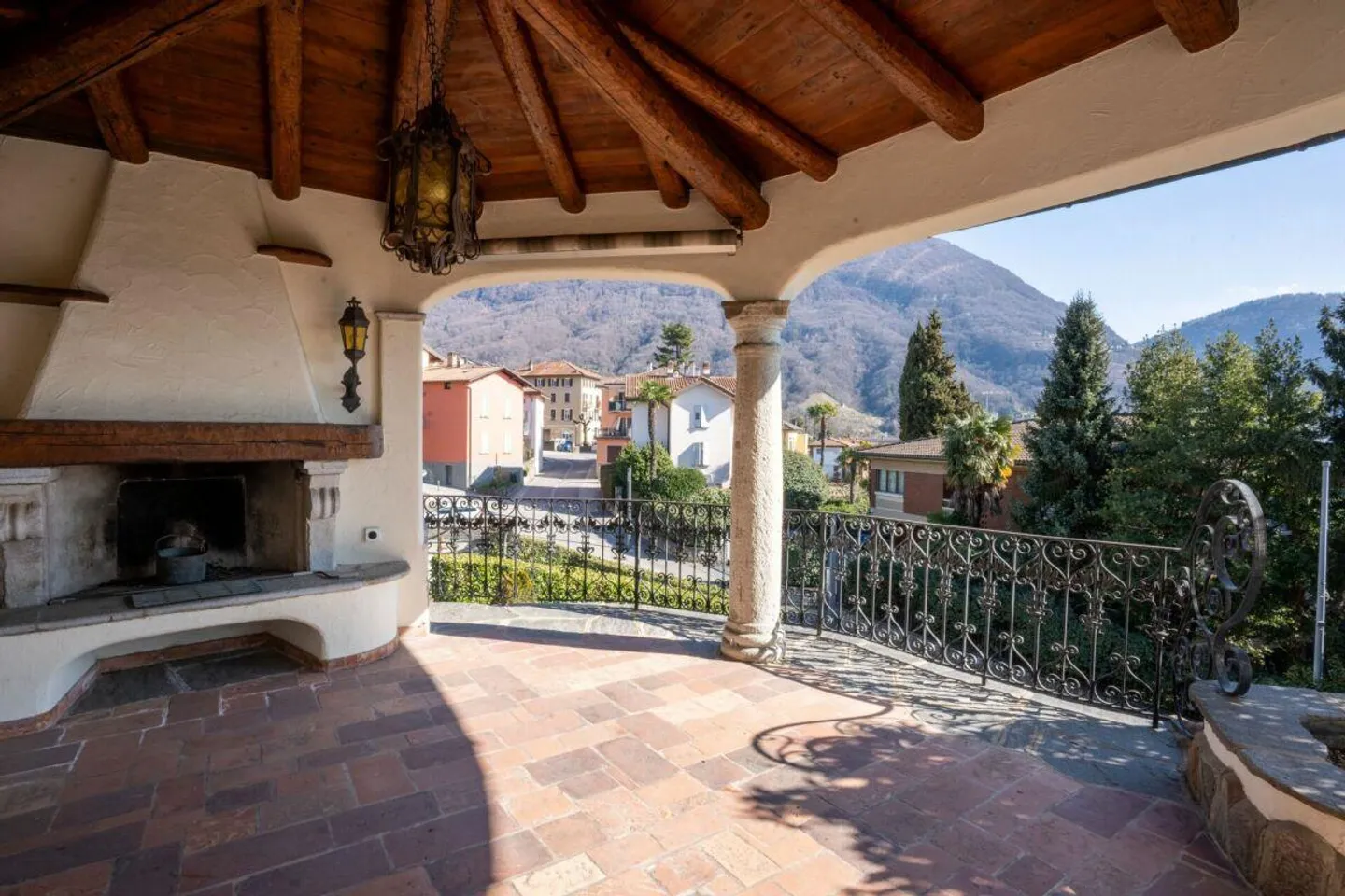 Elegantes Mittelmeervilla mit atemberaubendem Blick auf den Luganer Golf - Foto 17 von 23