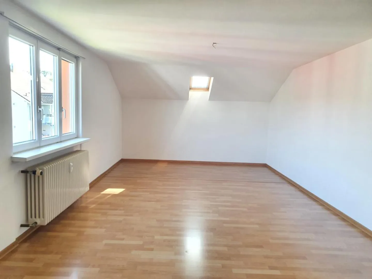 Accogliente, pratico, speciale: il tuo nuovo attico ti aspetta - Foto 2 di 5