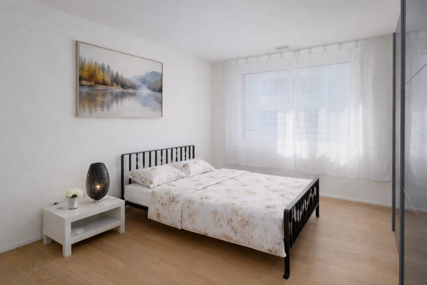 Modern Living with Style and Comfort - Photo 3 of 7