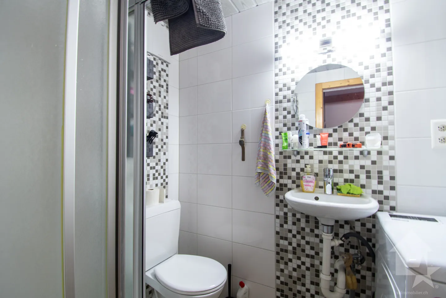 Zweistöckige Wohnung im letzten Stock eines kleinen Gebäudes - Photo 10 of 13