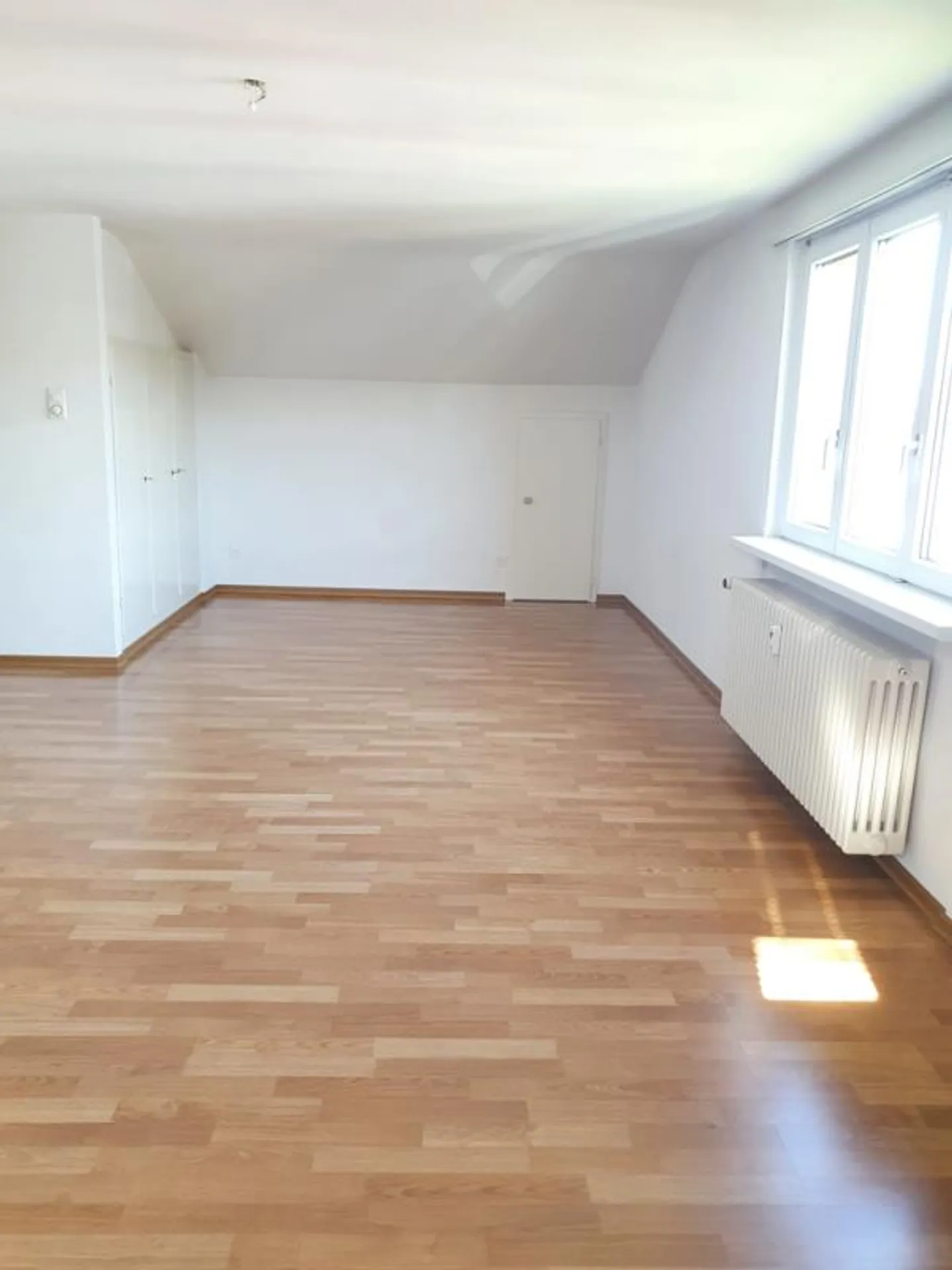 Accogliente, pratico, speciale: il tuo nuovo attico ti aspetta - Foto 3 di 5