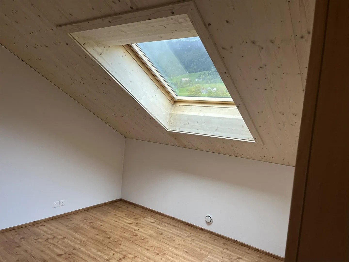 Four and a half rooms - Photo 10 of 15