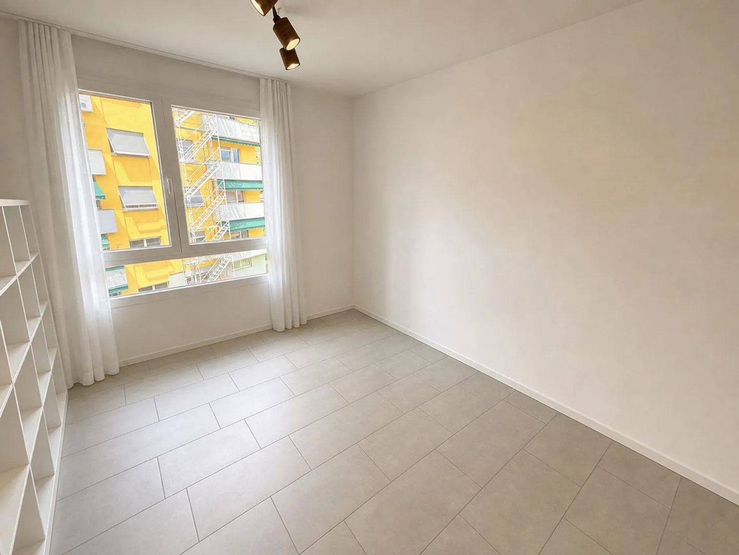 4,5-Zimmer-Wohnung mit Terrasse und 2 Stellplätzen in der Garage... - Foto 7 von 14