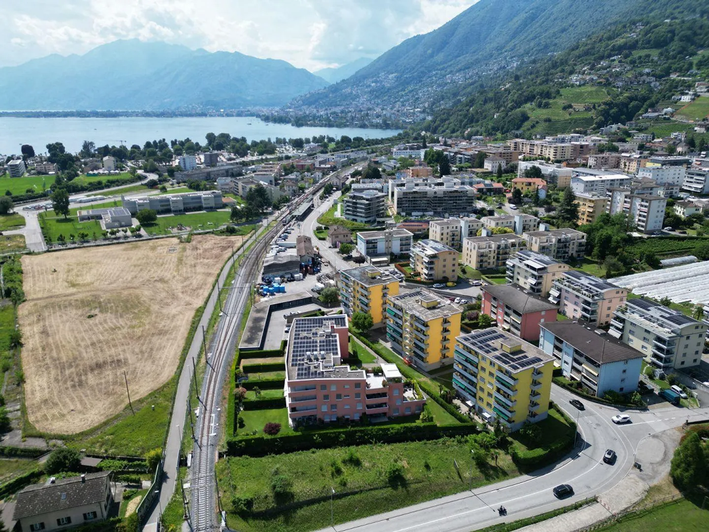 4,5-Zimmer-Wohnung mit Terrasse und 2 Stellplätzen in der Garage... - Foto 14 von 14