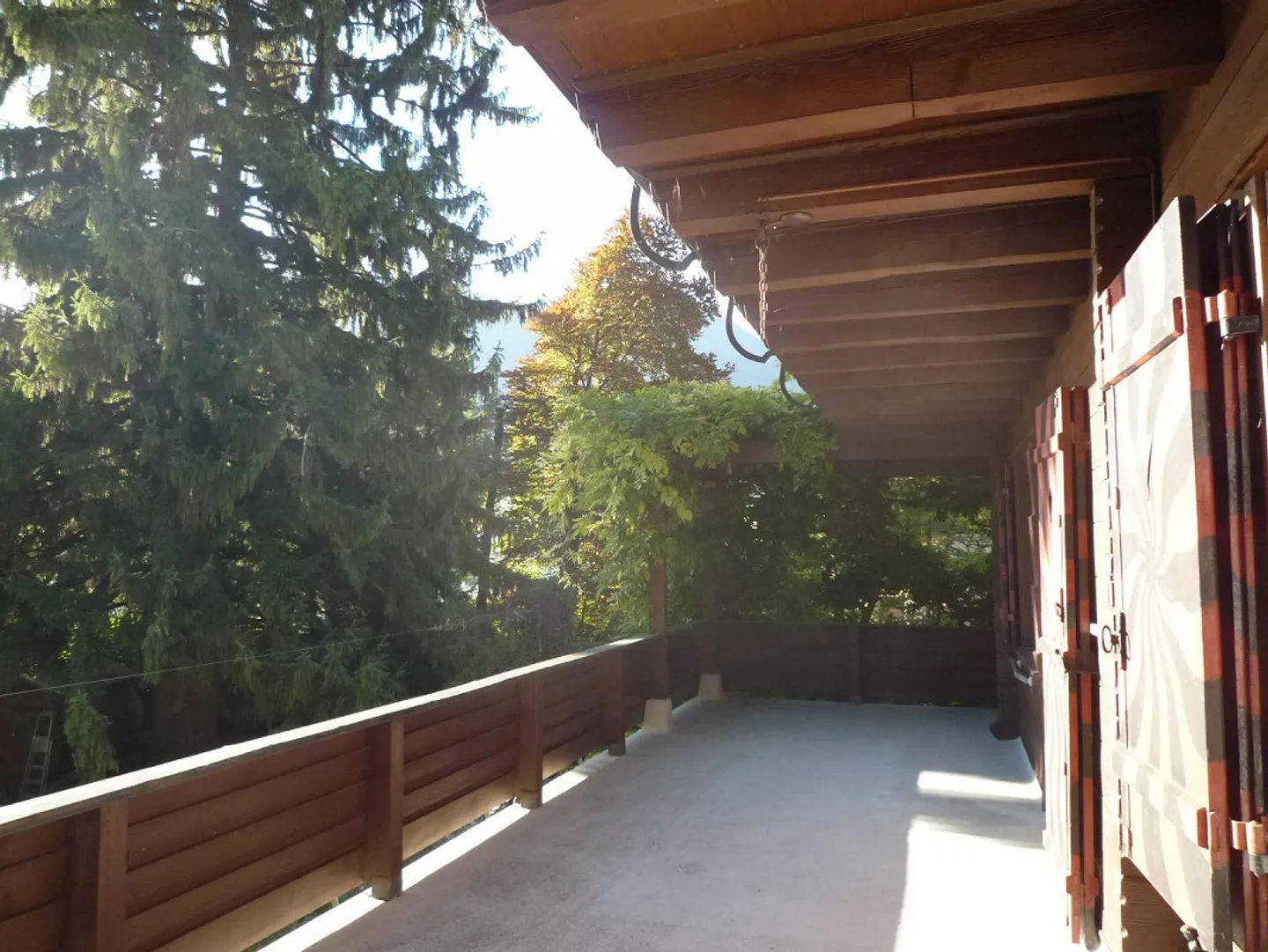 Vivre avec vue sur le lac et la montagne : Appartement dans un chalet dans un endroit calme - Photo 3 sur 13