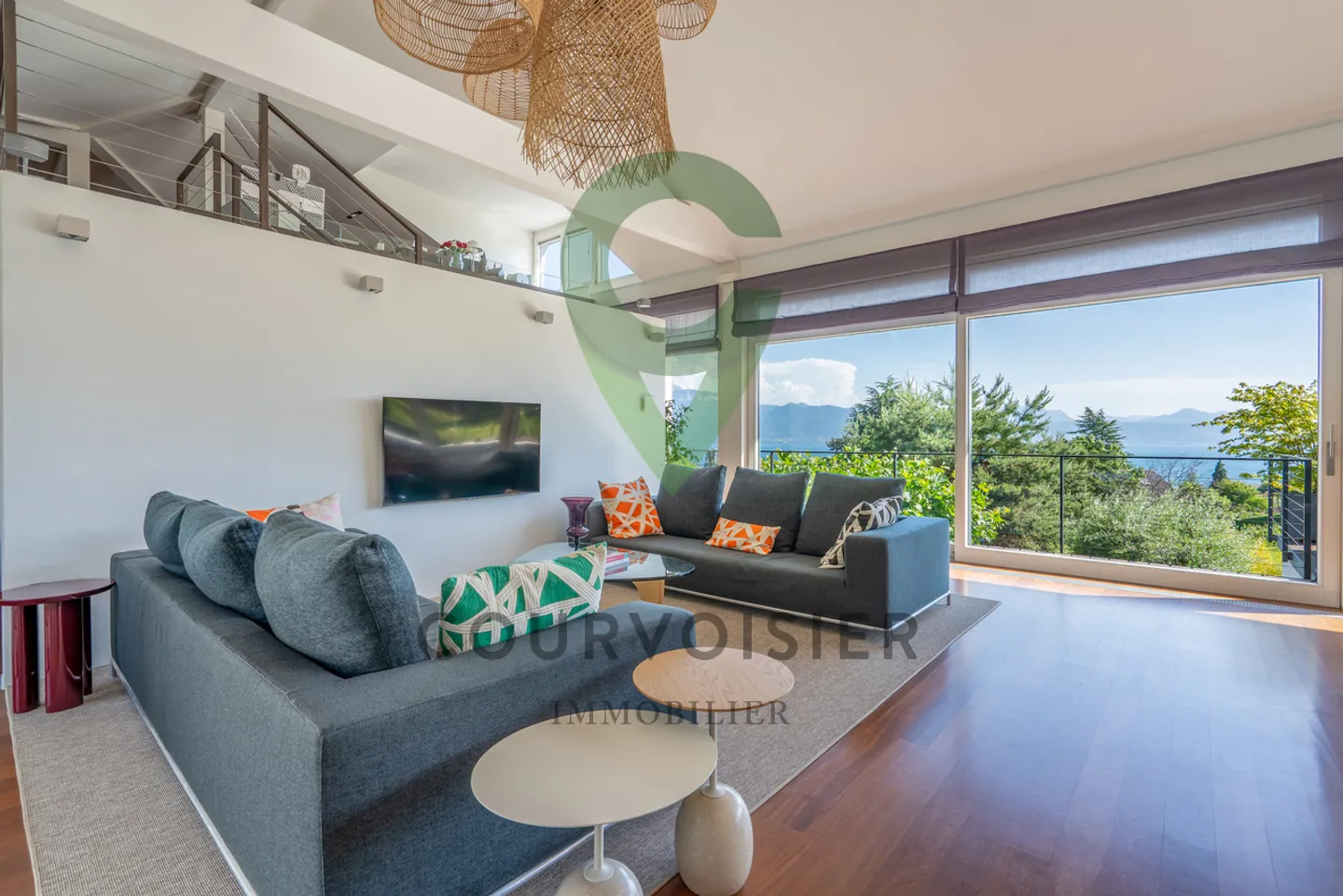 Magnificent contemporary villa with panoramic view and mirror pool - Photo 5 of 11