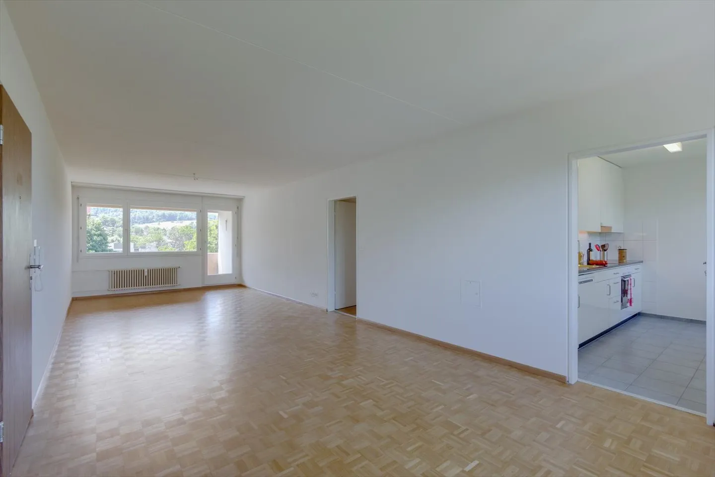 Living centrally in Muttenz yet surrounded by greenery - Photo 4 of 11