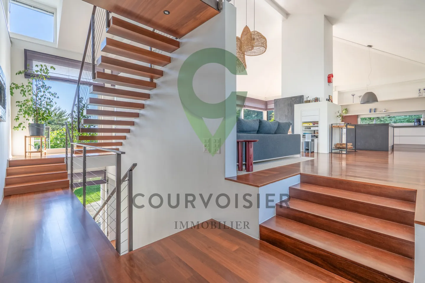 Magnificent contemporary villa with panoramic view and mirror pool - Photo 6 of 11