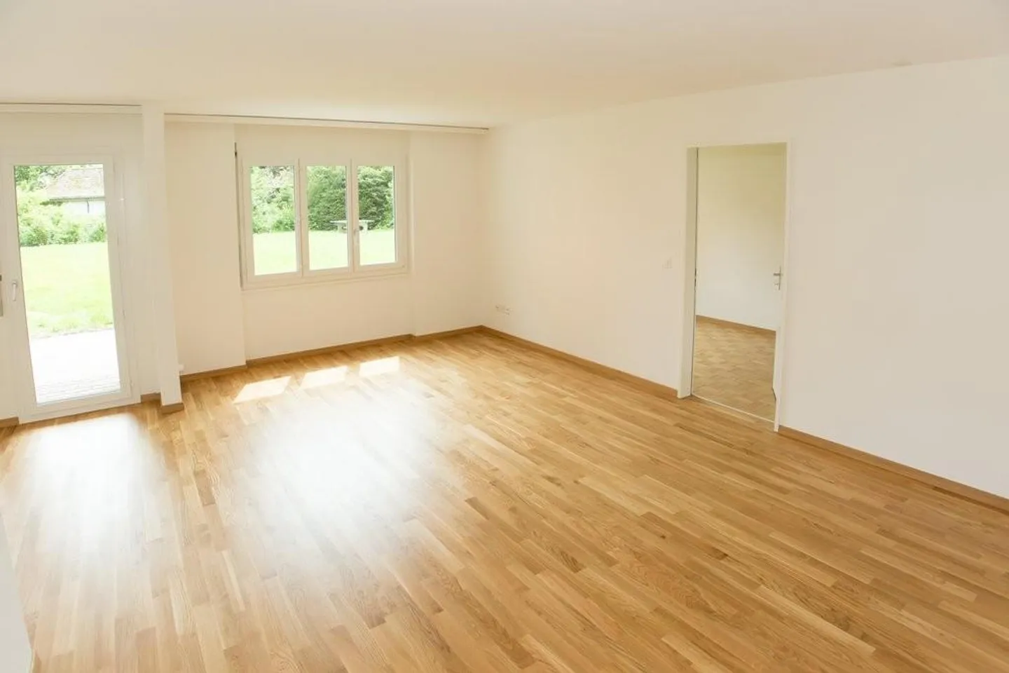 Vivere modernamente con la stazione dei treni proprio dietro l'angolo! - Foto 6 di 10