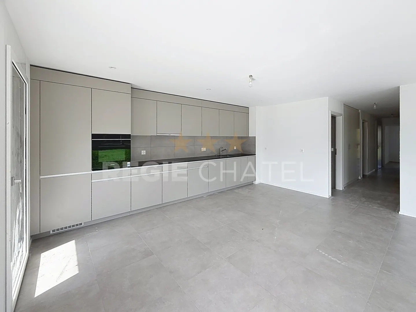 Appartement moderne 4,5 pièces - Photo 3 sur 8