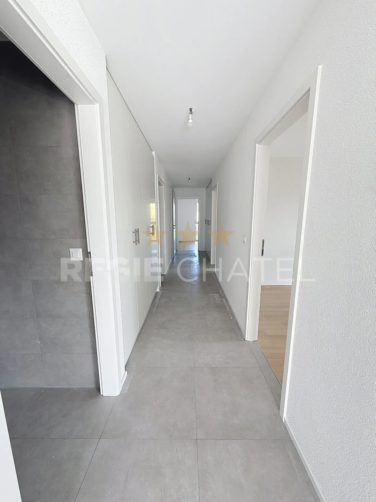 Appartement moderne 4,5 pièces - Photo 5 sur 8