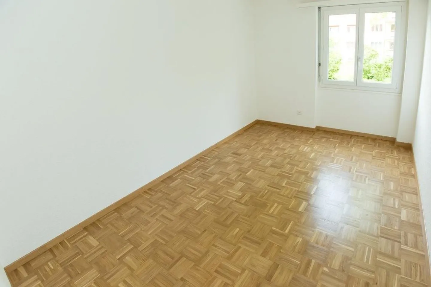 Vivere modernamente con la stazione dei treni proprio dietro l'angolo! - Foto 7 di 10