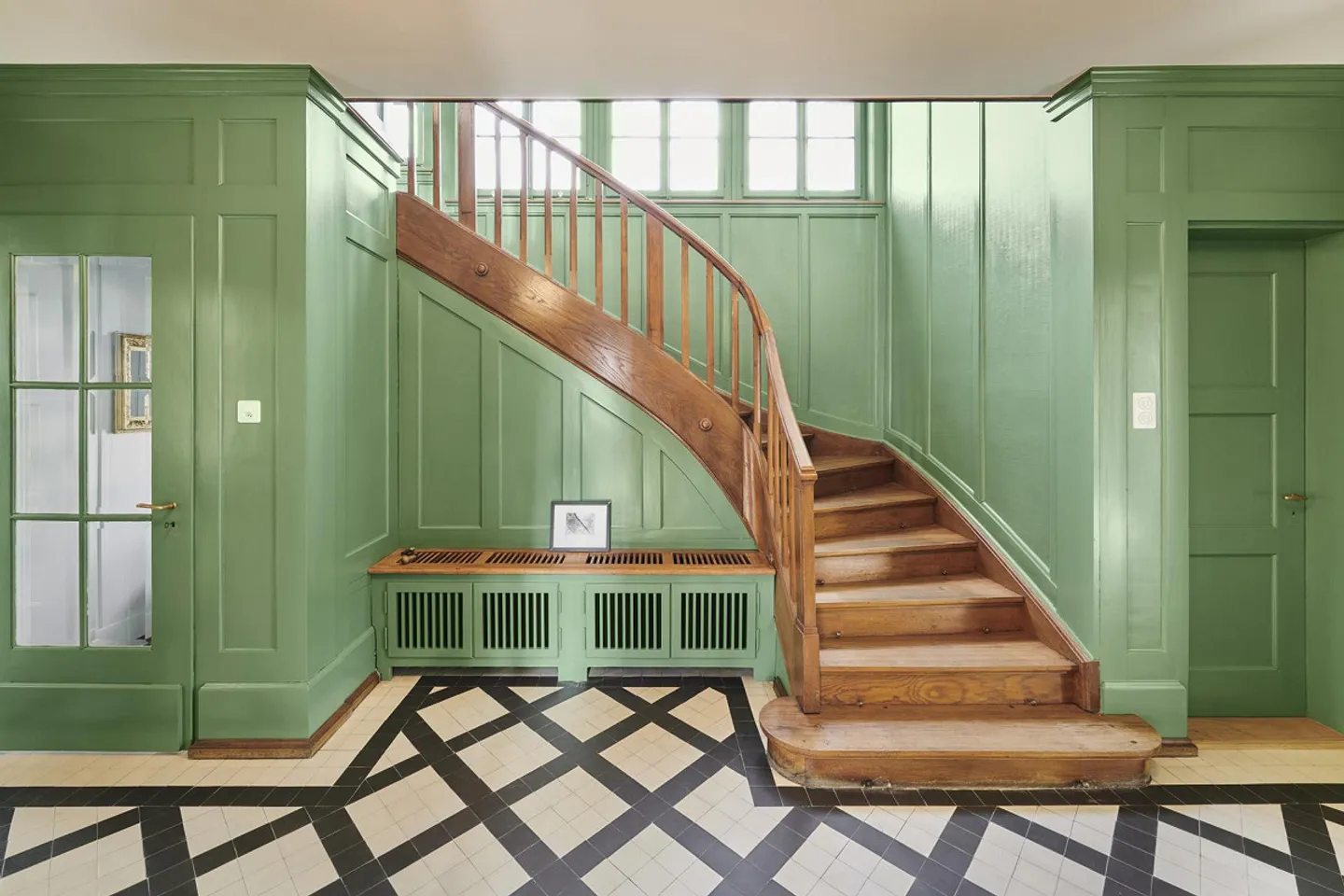 Exclusive 9-Room Dream Home in Park Area - Photo 9 of 14