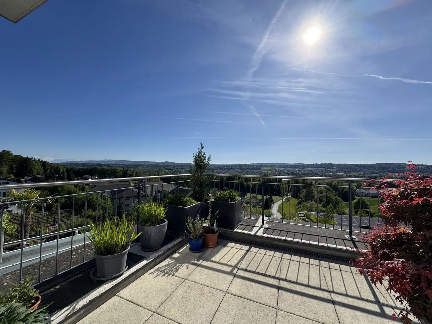 Terrace apartment with impressive panoramic view including two parking spaces - Photo 3 of 10