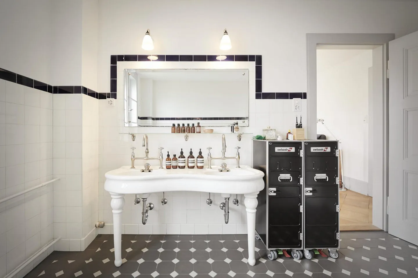 Exclusive 9-Room Dream Home in Park Area - Photo 12 of 14