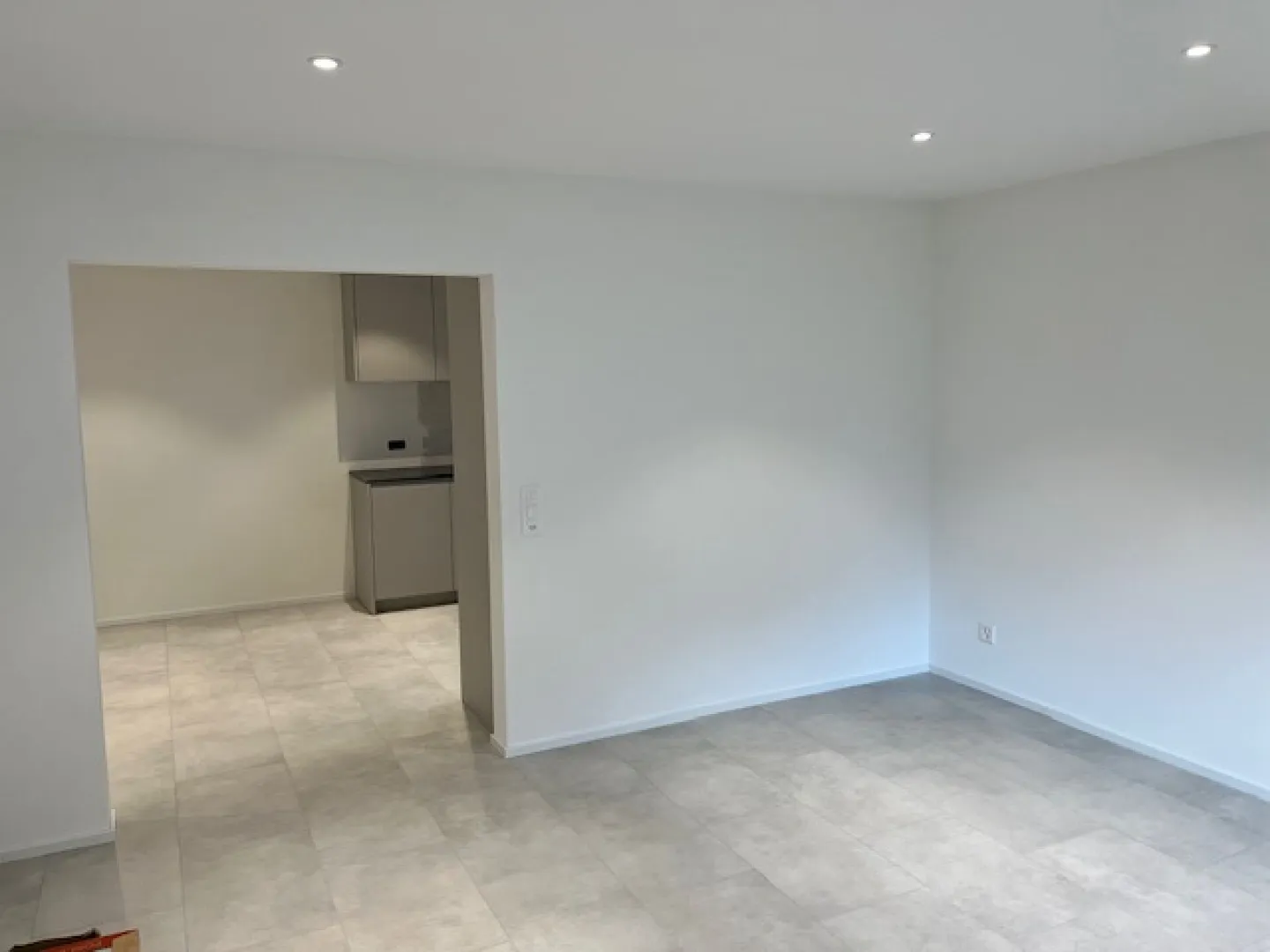 Ideale per una coppia, appartamento di 2,5 locali completamente ristrutturato - Foto 2 di 8