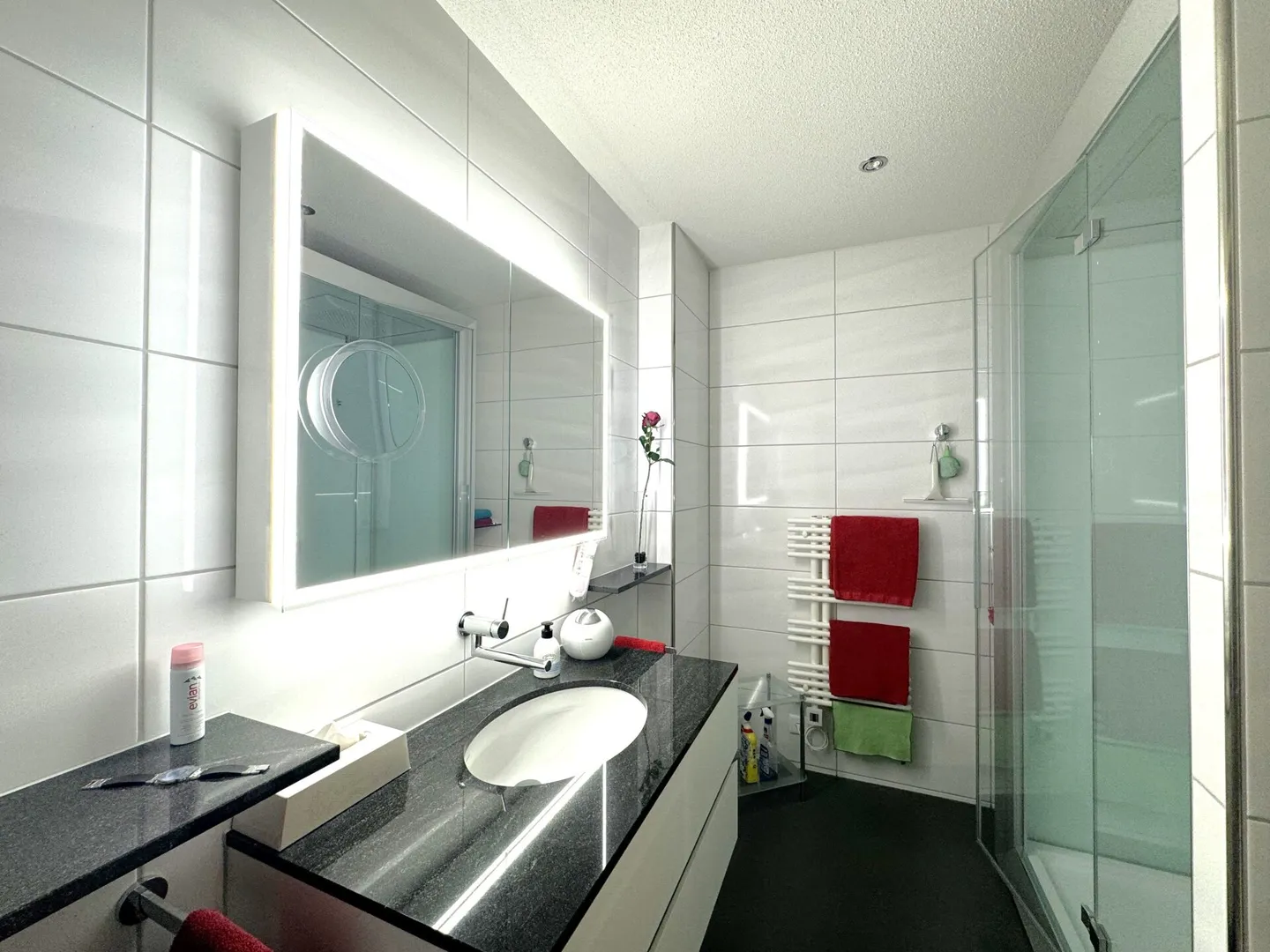 Terrace apartment with impressive panoramic view including two parking spaces - Photo 9 of 10