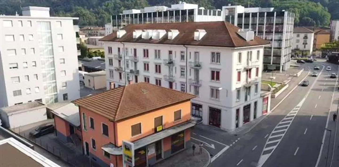 Chiasso: Palazzo a reddito 19 locali - Foto 1 di 13