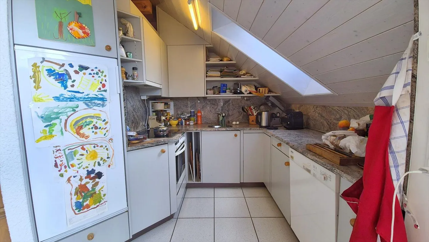 Geräumige 3,5-Zimmer-Duplexwohnung mit außergewöhnlicher Aussicht - Foto 7 von 13