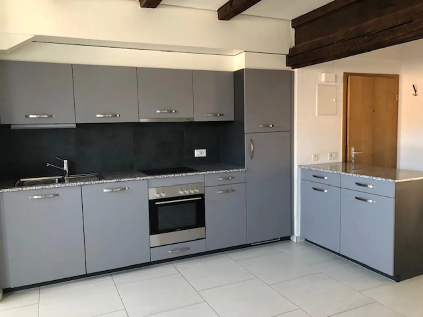 Apartment for rent - Photo 1 of 7