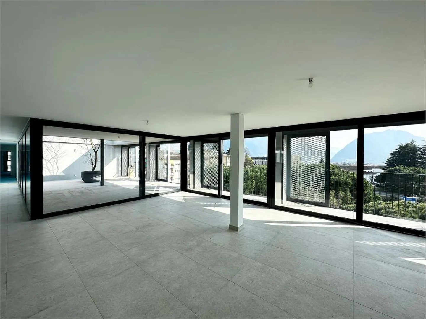Penthouse for sale - Photo 4 of 14