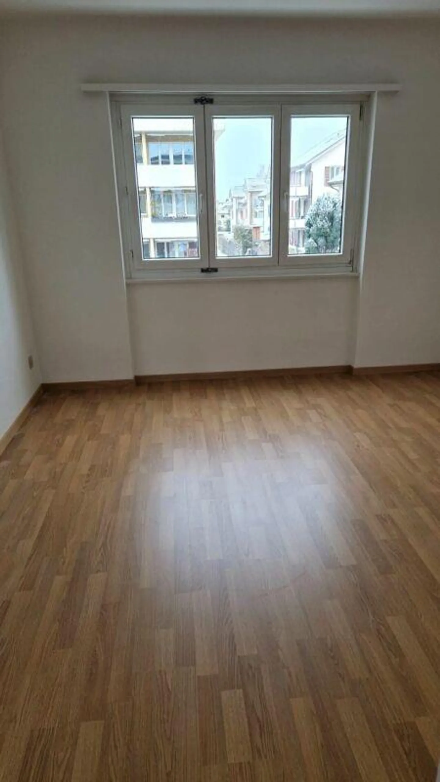 Helle Wohnung mit Balkon - Foto 4 von 8