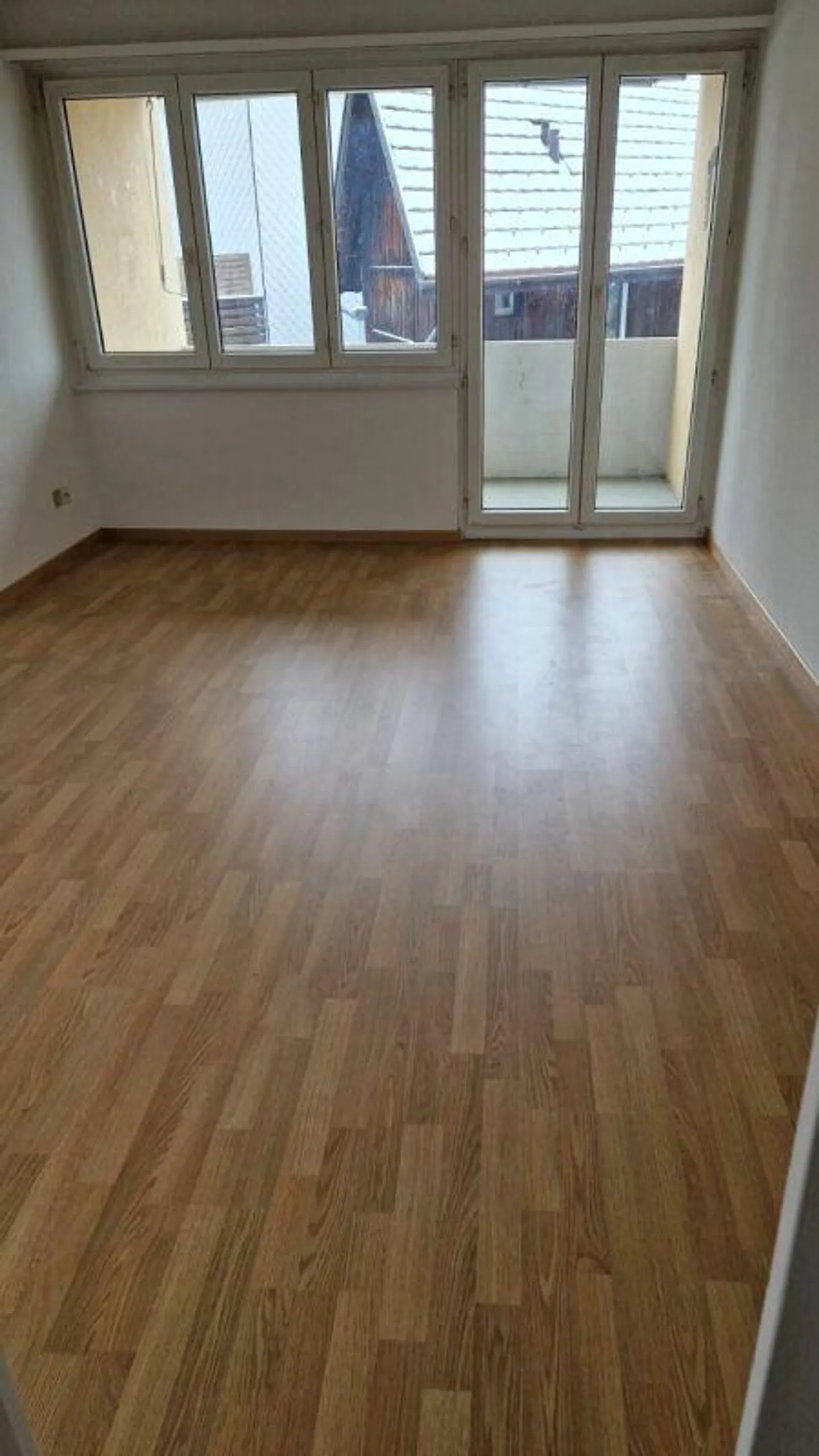 Helle Wohnung mit Balkon - Foto 5 von 8
