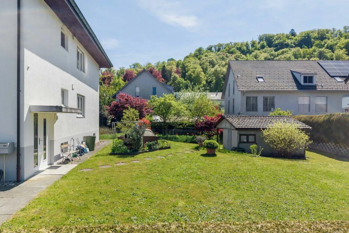 Casa bifamiliare con due appartamenti di 4 stanze ben tenuti e un... - Foto 3 di 18