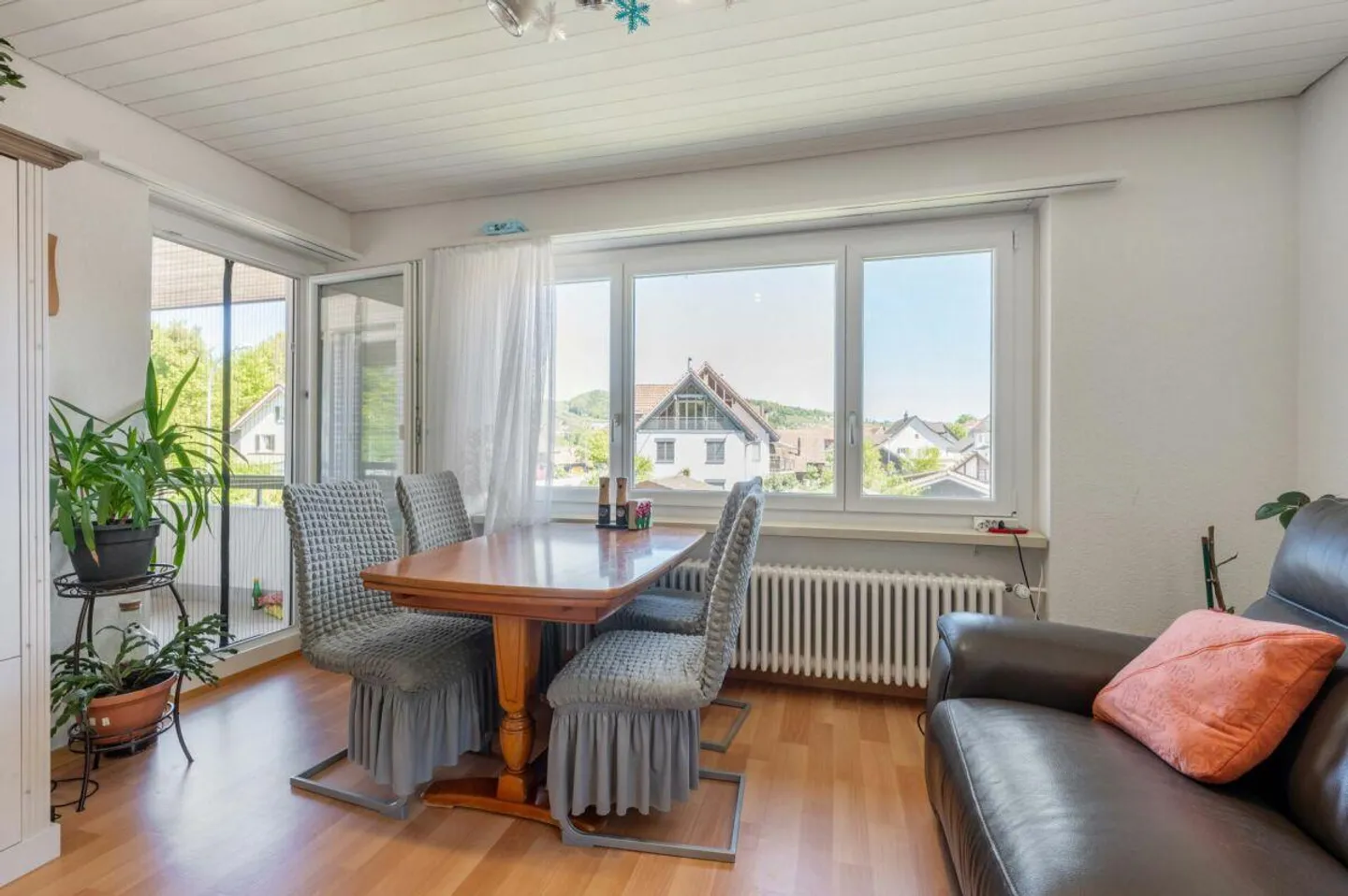Casa bifamiliare con due appartamenti di 4 stanze ben tenuti e un... - Foto 7 di 18