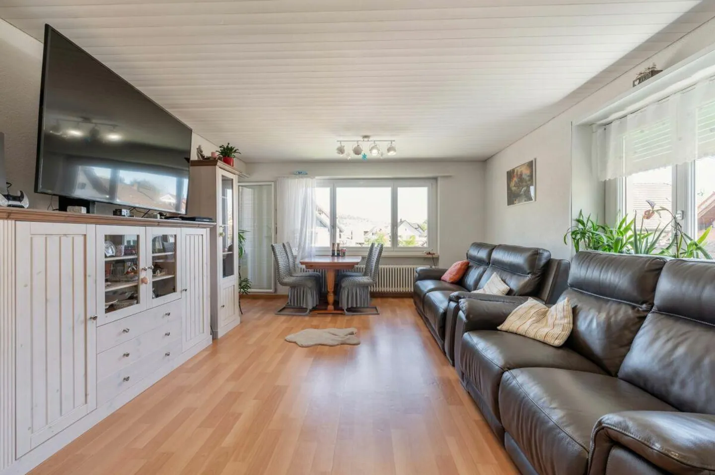 Casa bifamiliare con due appartamenti di 4 stanze ben tenuti e un... - Foto 8 di 18