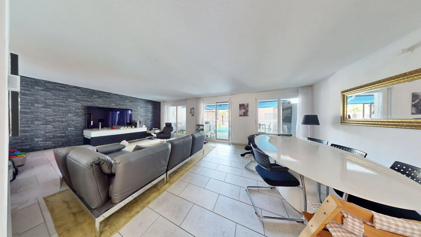 Stilvolle Maisonette mit Terrasse - Foto 3 von 7