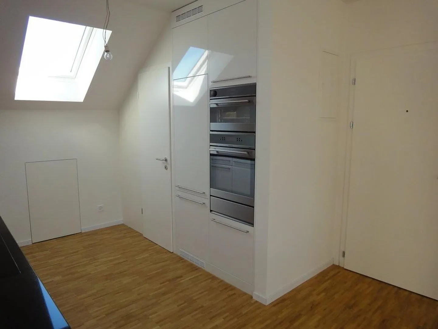 Appartamento mansardato accogliente in stile loft in una posizione tranquilla - Foto 4 di 10