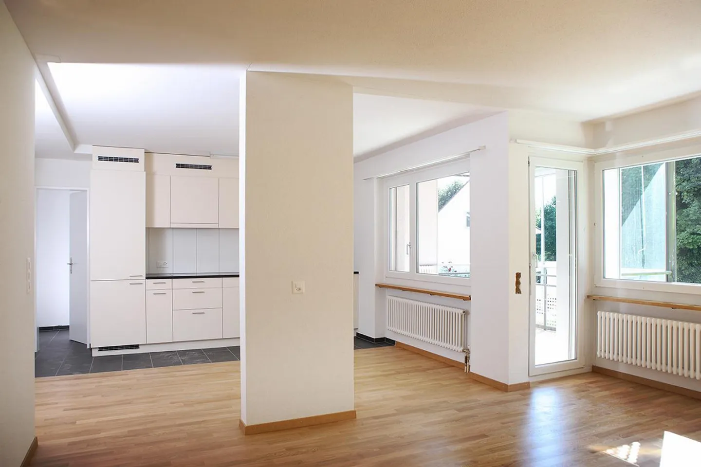 3.5 Room Apartment in Suhr - Photo 4 of 11