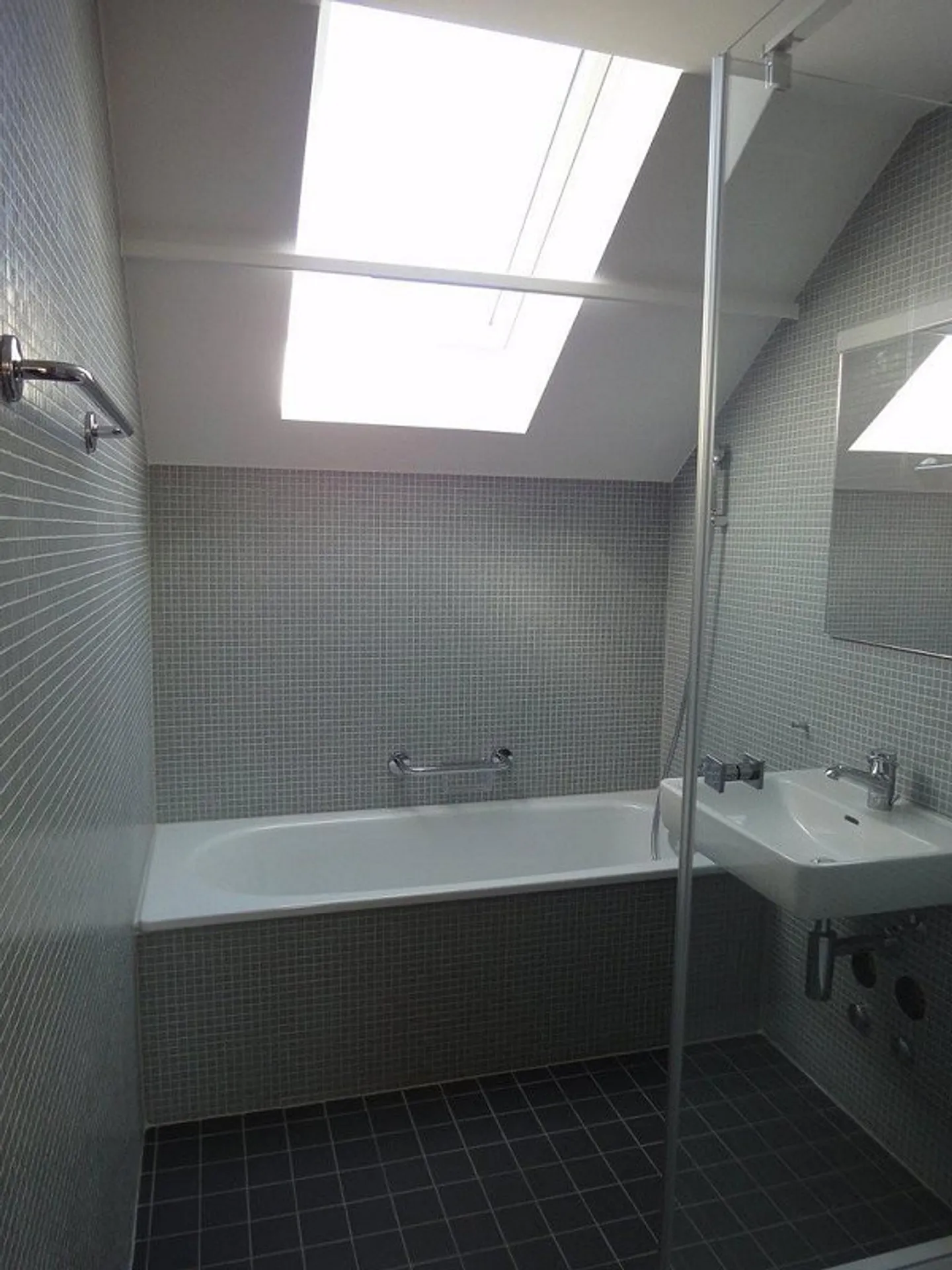 Appartamento mansardato accogliente in stile loft in una posizione tranquilla - Foto 9 di 10