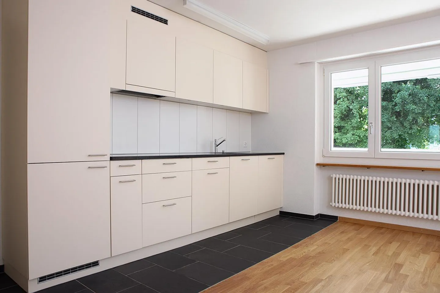 3.5 Room Apartment in Suhr - Photo 8 of 11