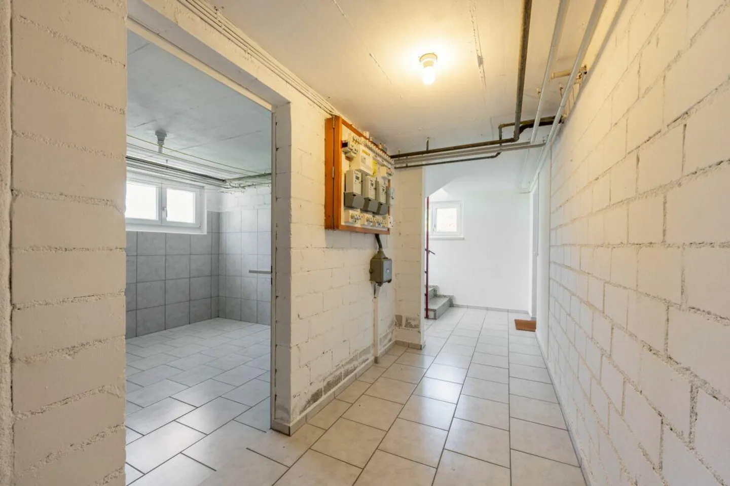 Casa bifamiliare con due appartamenti di 4 stanze ben tenuti e un... - Foto 15 di 18