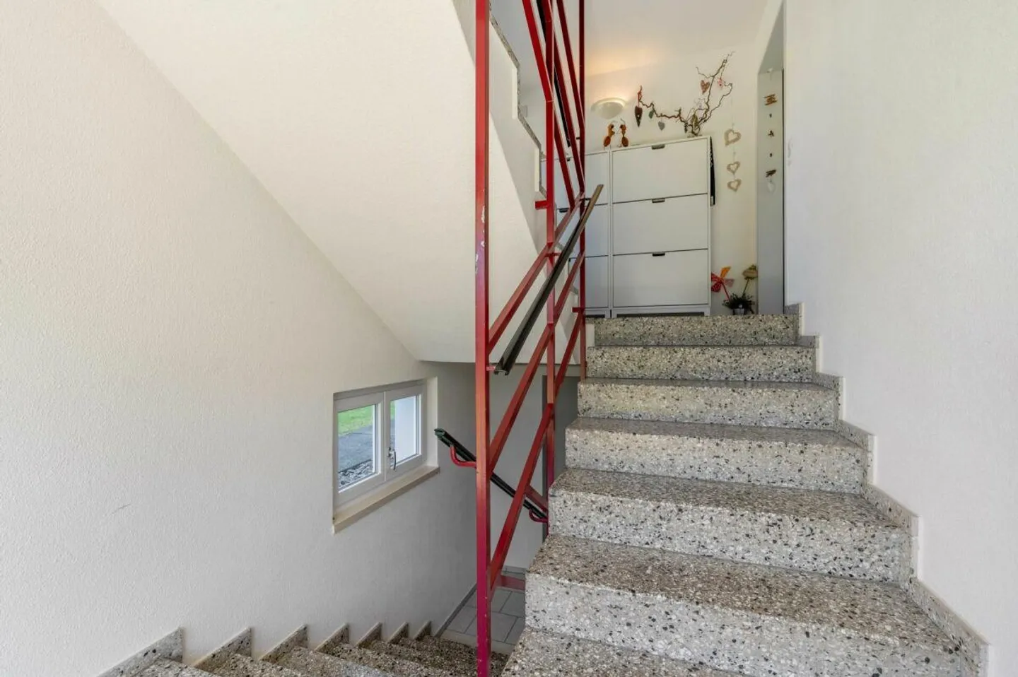 Casa bifamiliare con due appartamenti di 4 stanze ben tenuti e un... - Foto 16 di 18