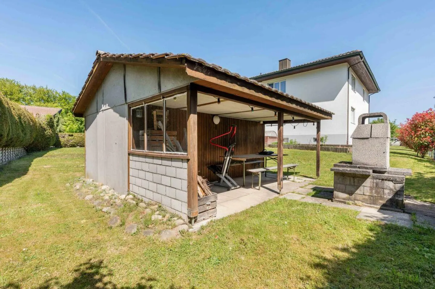 Casa bifamiliare con due appartamenti di 4 stanze ben tenuti e un... - Foto 18 di 18