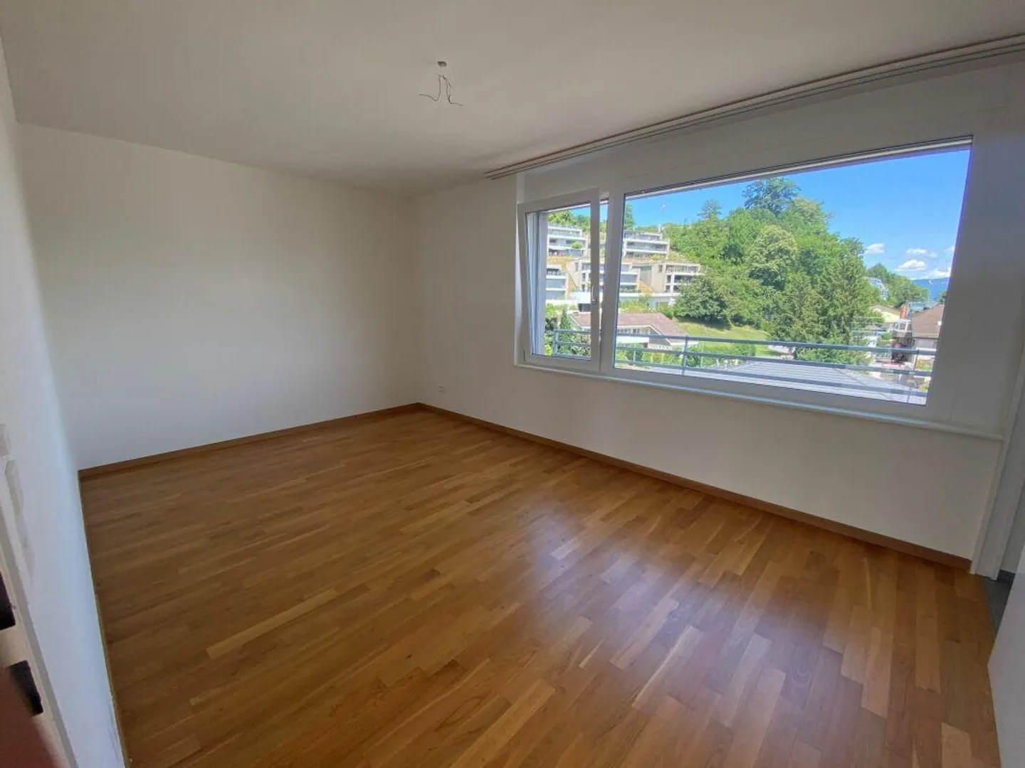 Bright 2.5 Room Attic Apartment with Spacious Terrace for Rent - Photo 5 of 8