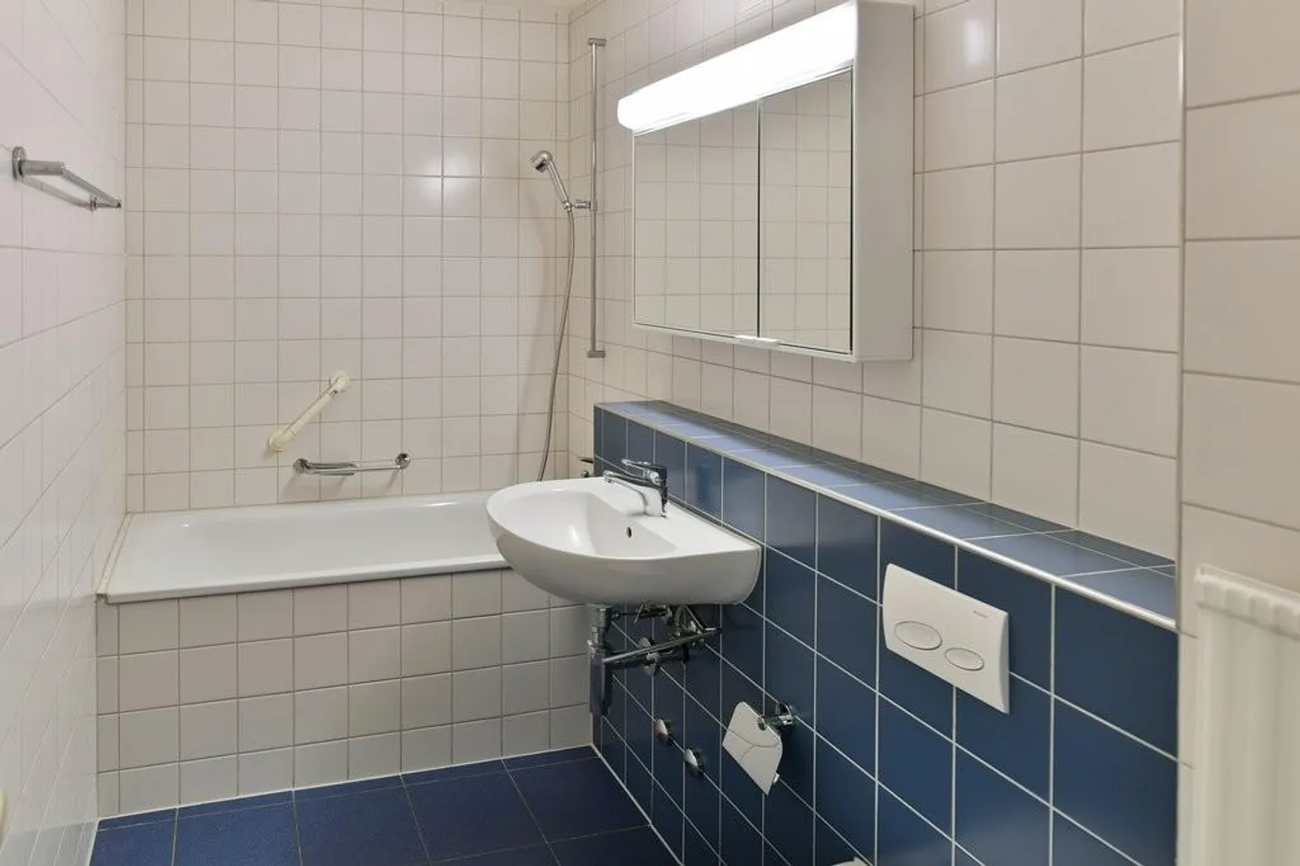 Appartamento moderno in una posizione centrale - Foto 3 di 6