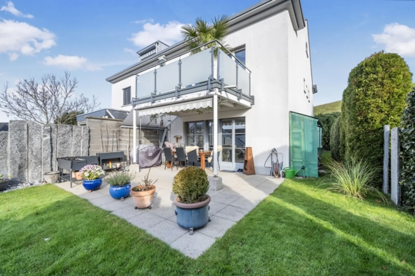 «FAMILIENFREUNDLICHES DOPPELEINFAMILIENHAUS IM HERZEN DES DORFES» - Foto 1 di 8