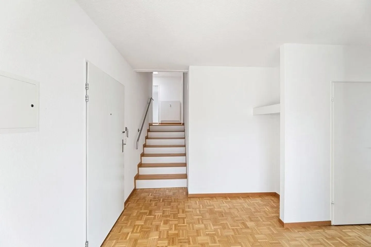 Spacious penthouse apartment on Grabenstrasse 7! - Photo 4 of 6