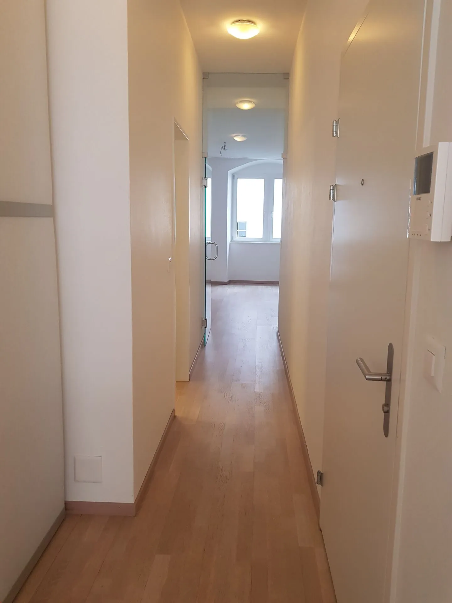 Modern Old Town Apartment - Photo 2 of 9